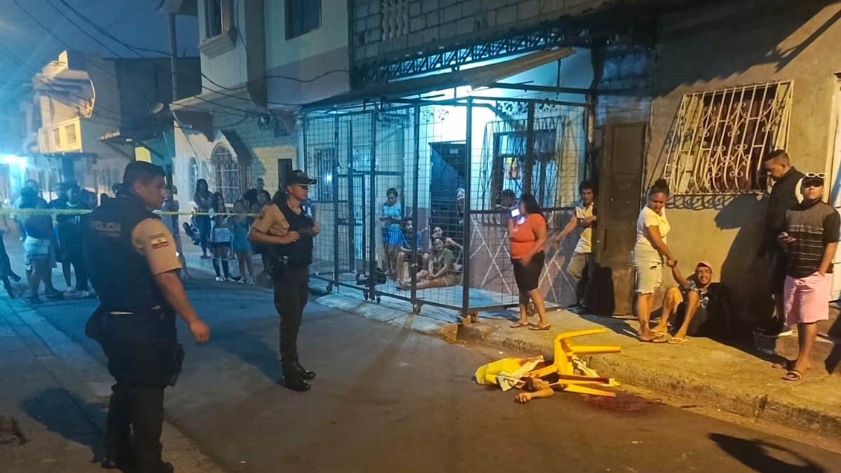 Policía. Acordonó el sitio donde fue asesinado Franco Villamar.