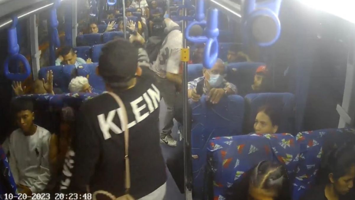 El robo quedó captado en video.