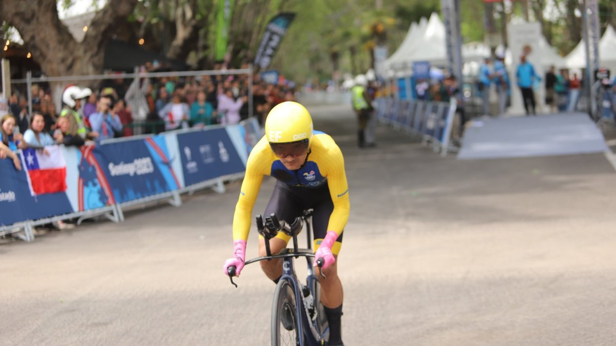 El ciclista Richard Carapaz se llevó la medalla de plata en la prueba de contrarreloj.