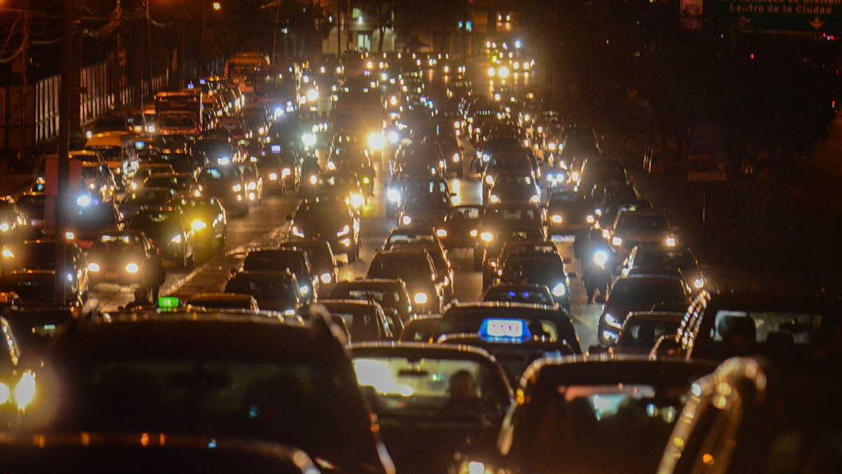 Francisco de Orellana. De lunes a viernes, entre las 18:00 y las 20:00, al menos, este es el panorama en la arteria del norte.