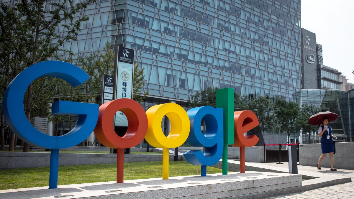 Marca.- El logo y sede de la empresa de Google.