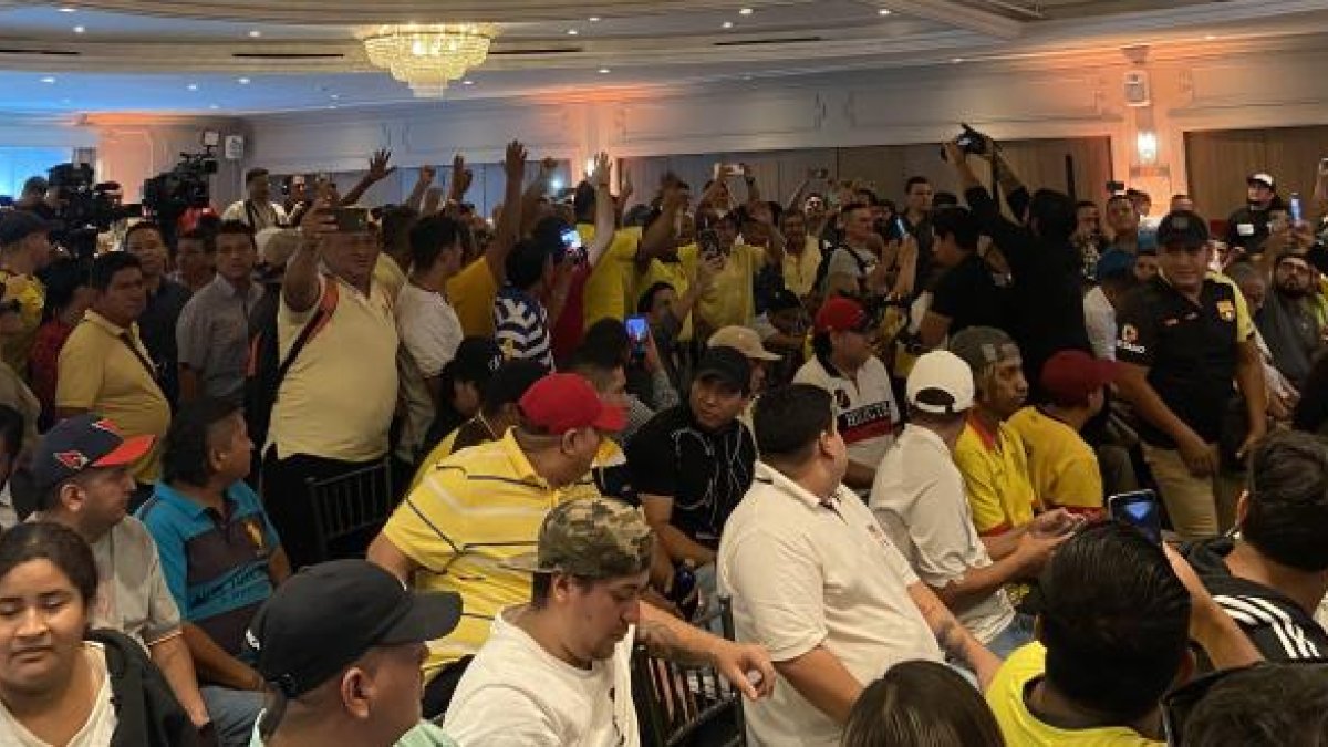 Socios de Barcelona presentes en el lanzamiento de la candidatura de Alfaro Moreno y Antonio Álvarez