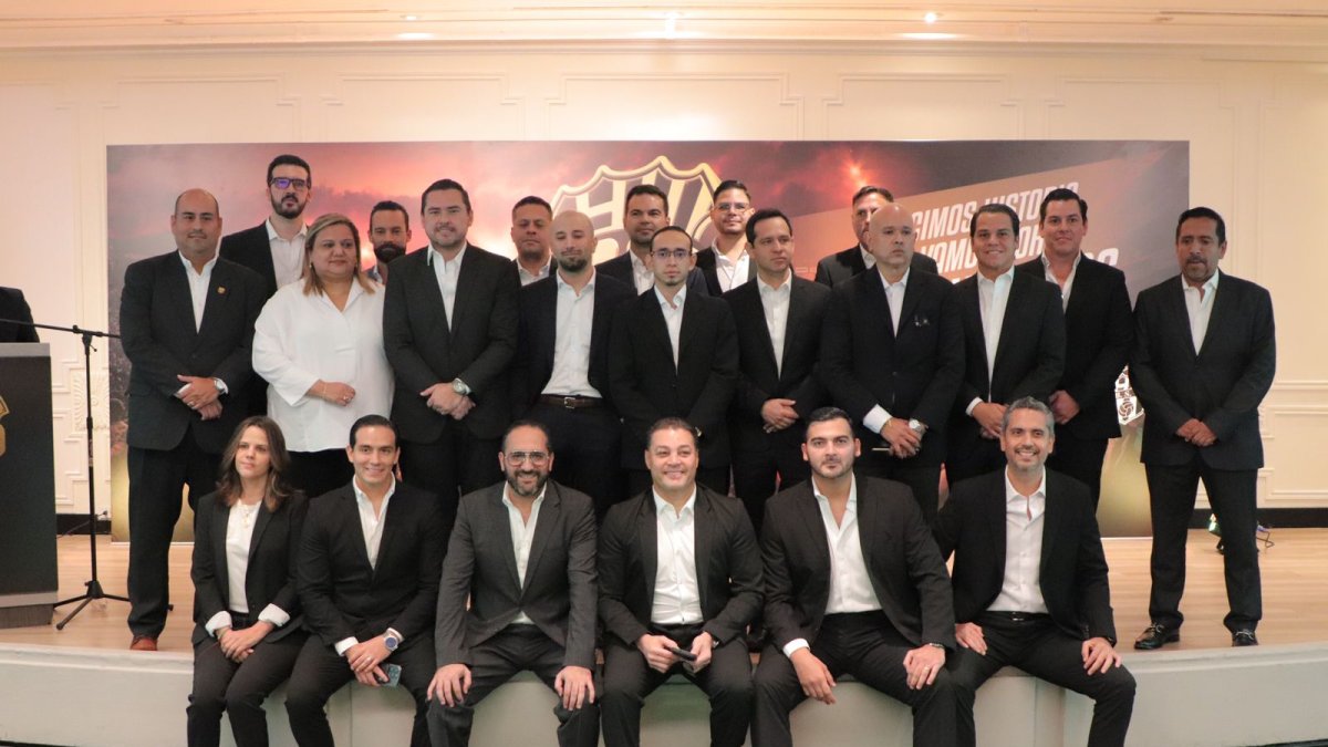 Toda la directiva que acompañará a Carlos Alfaro Moreno en su reelección a la dirigencia de Barcelona