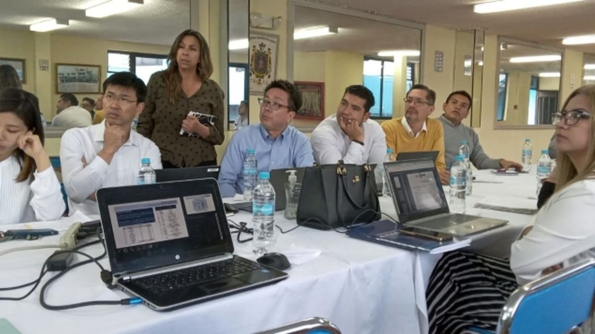 Soluciones para mejorar el transporte en Quito.