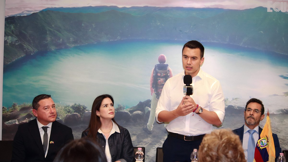 El presidente electo Noboa informó del apoyo en una reunión con migrantes en Roma, Italia.