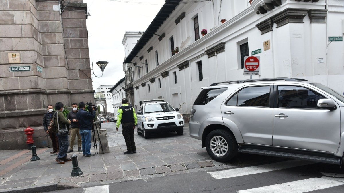 Diligencia. En enero pasado la Fiscalía llegó al Palacio de Carondelet para recoger indicios en el caso Encuentro.