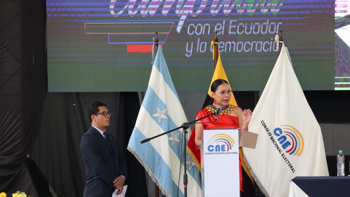 La presidenta del CNE, Diana Atamaint.