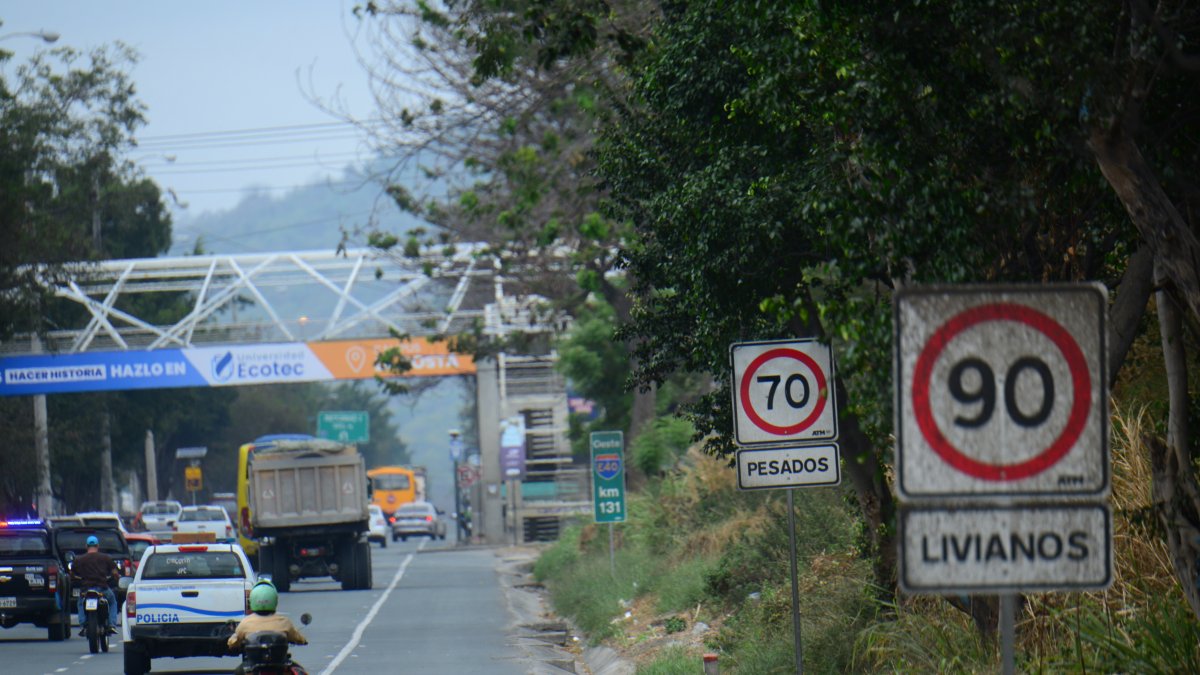 La señalética vigente no es respetada por decenas de conductores, dice la ciudadanía, que apunta a que con una nueva norma no se reducirán los accidentes. 