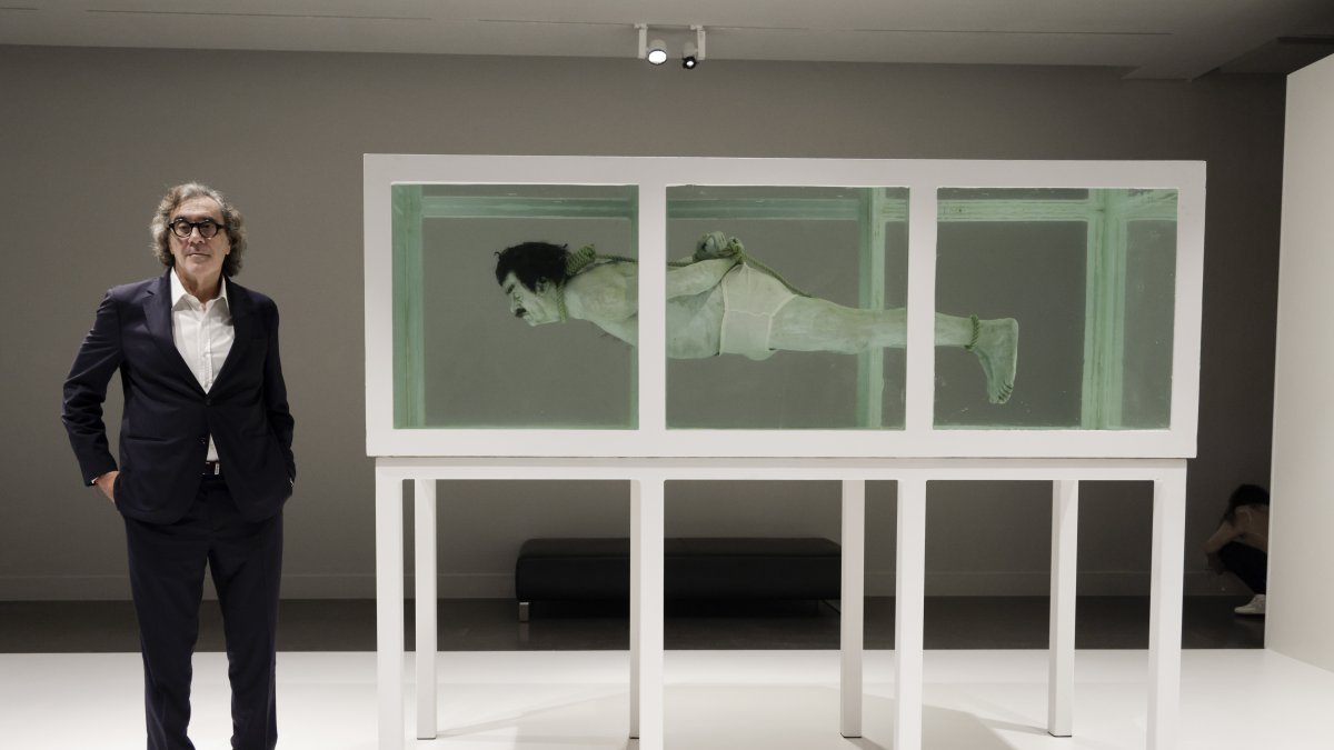 El promotor Tatxo Benet posa junto a 