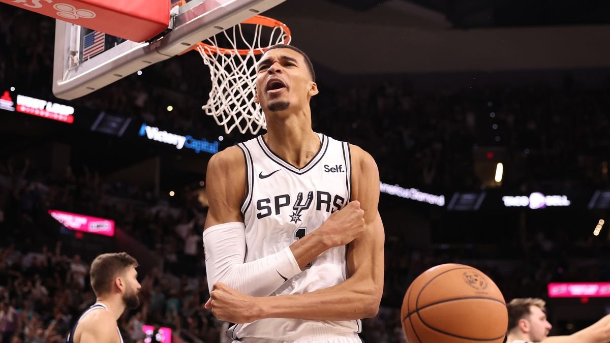 Wembanyama firmó 15 puntos (6 de 9 en tiros, 3 de 5 en triples) y 5 rebotes.