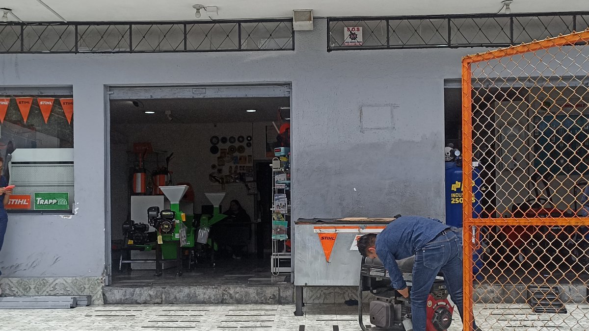 Decenas de locales comerciales ejecutan planes de contingencia frente a la falta de energía eléctrica.