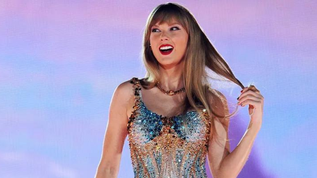 Taylor Swift en cantando en 