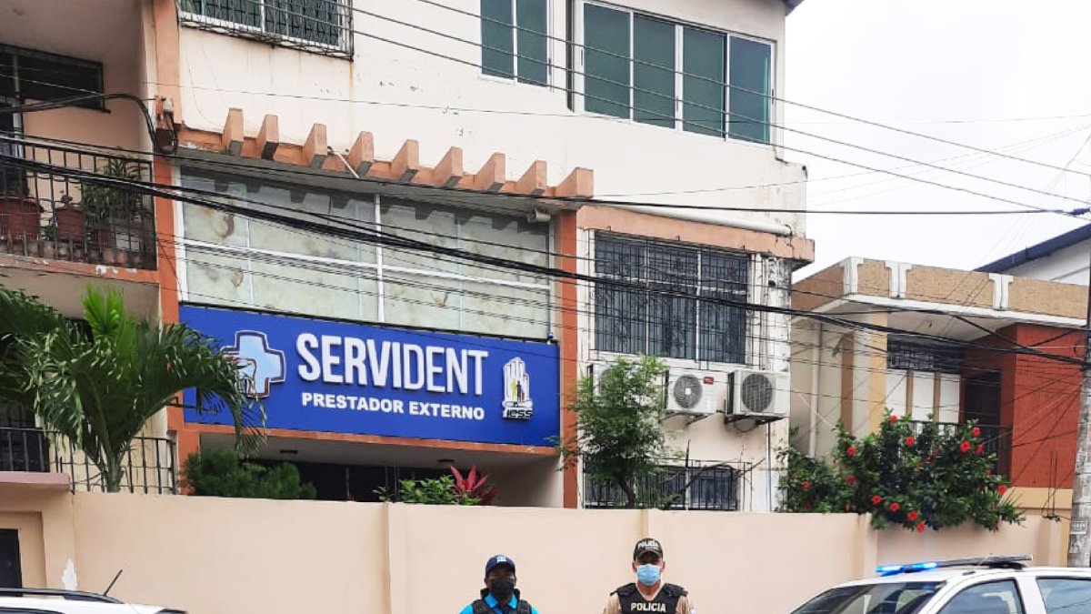 Según usuarios del IESS, Servident es uno de los prestadores externos de salud que ya no les dan citas médicas.