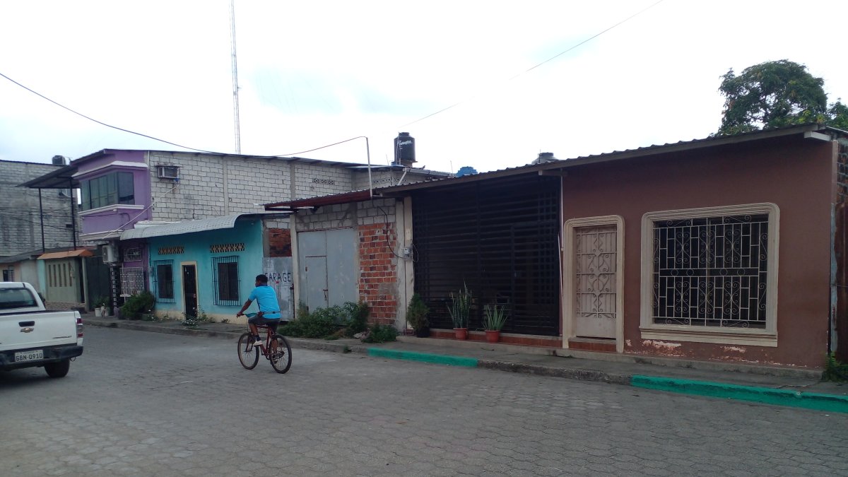 La fachada de la vivienda donde se cometió el crimen en Daule