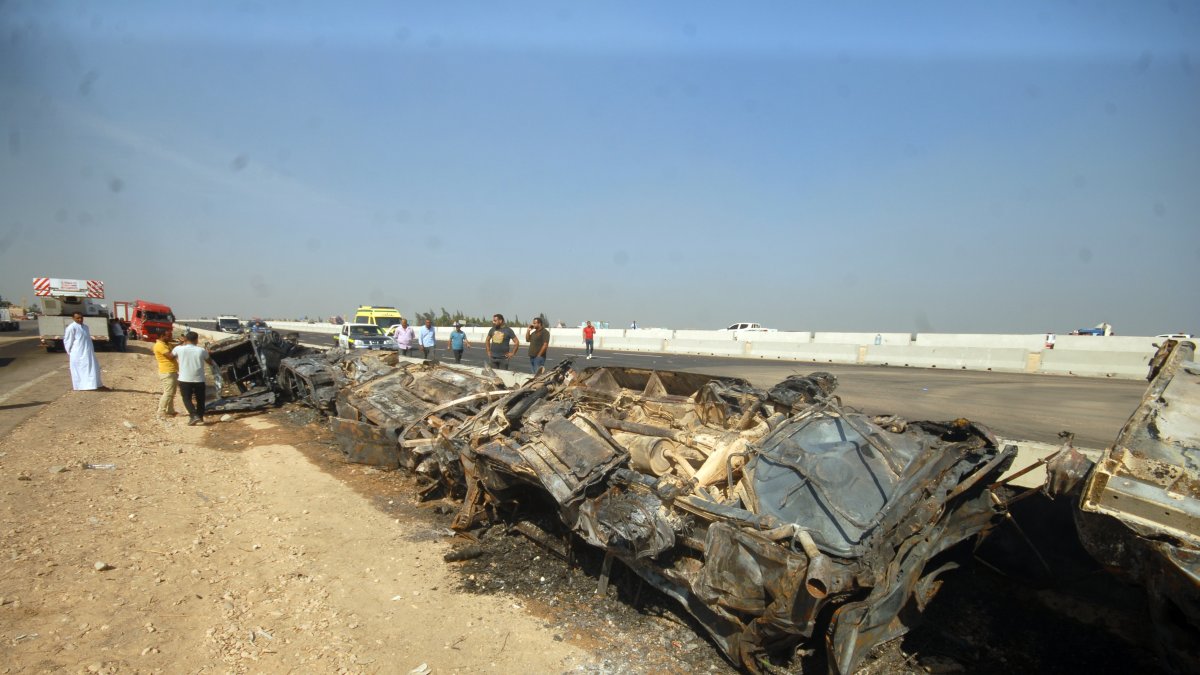 Al menos 32 muertos y decenas de heridos en una colisión de vehículos en la carretera El Cairo-Alejandría