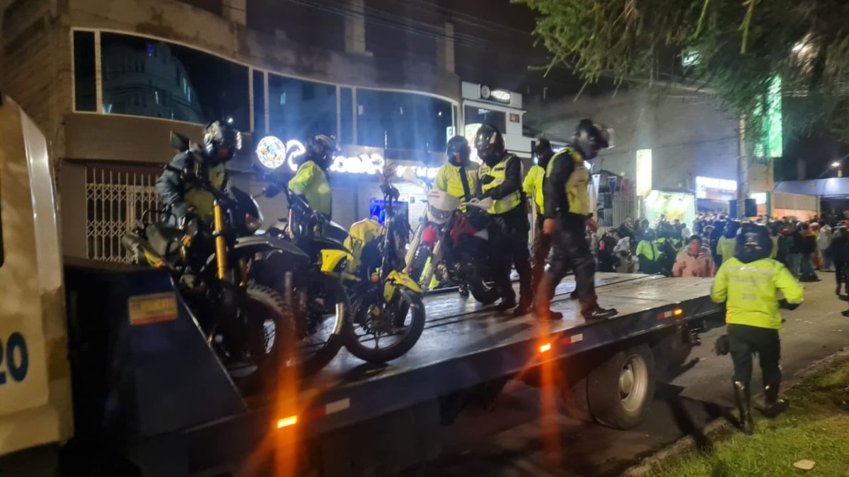 Control. Se verificaron también los papeles de las motocicletas.