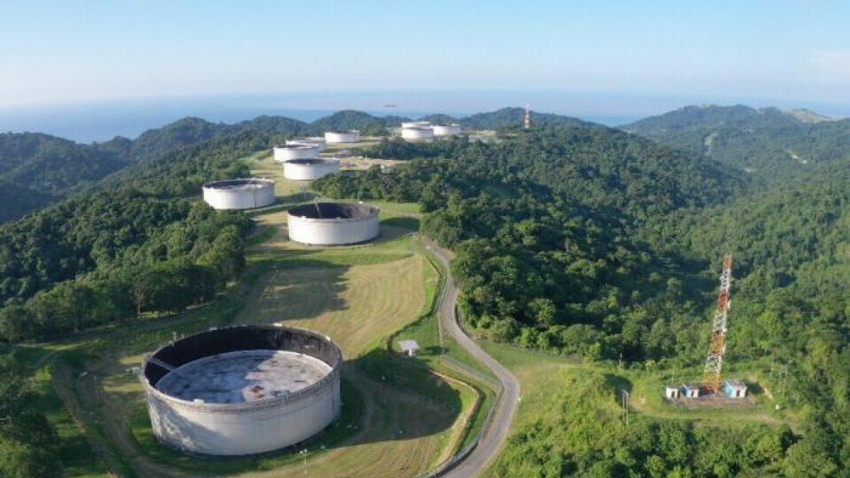 Estructura. Uno de los terminales de Petroecuador en el país.