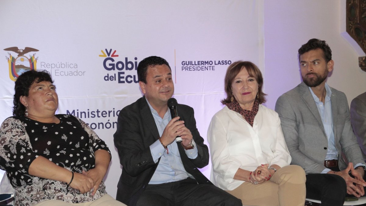 El juicio político al exministro Esteban Bernal tiene a nuevos sustanciadores, elegidos por la Asamblea.