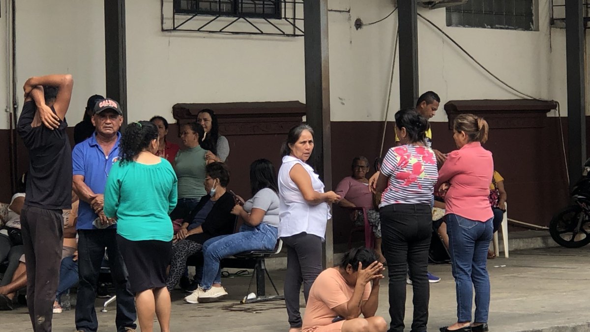 Escena. Desconcierto entre los parientes de Vicente Cerezo.