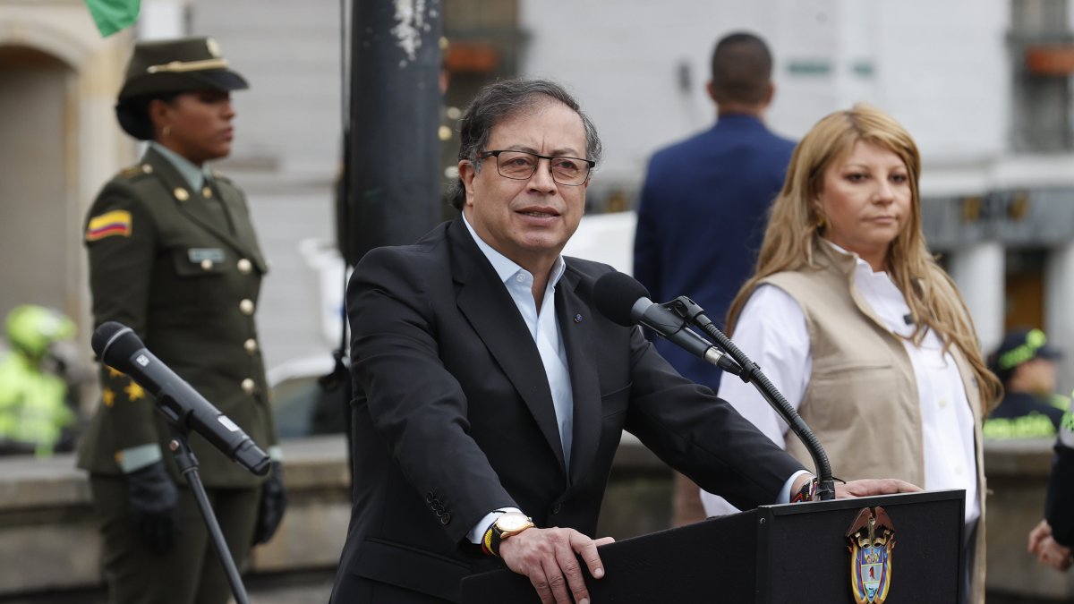 El presidente de Colombia, Gustavo Petro, participó en una ceremonia para inaugurar la jornada de elecciones locales y regionales del pasado domingo en Bogotá (Colombia).