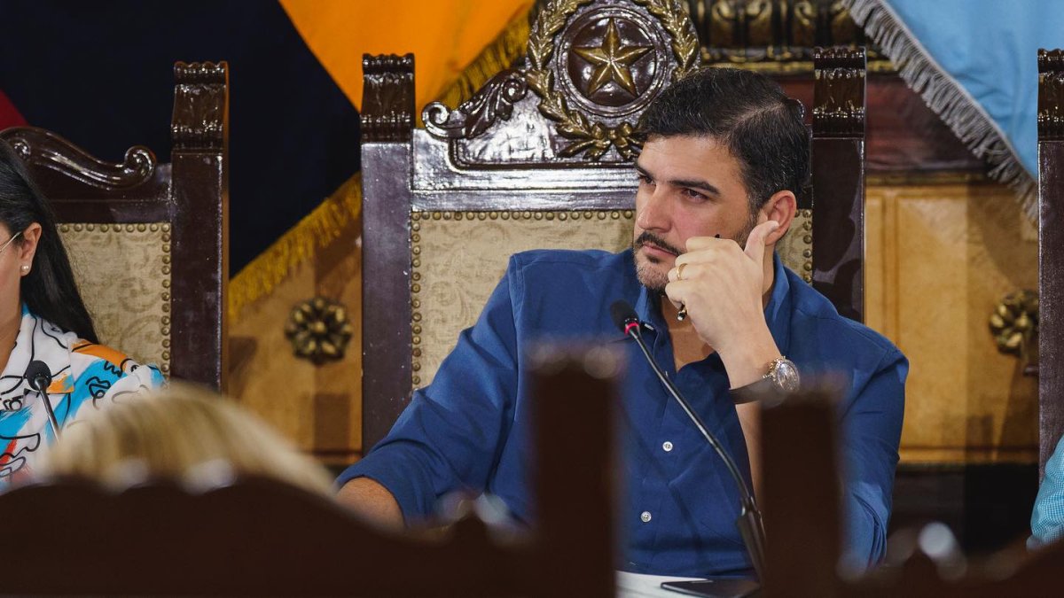 Figura. Aquiles Álvarez en el Salón de la Ciudad. 