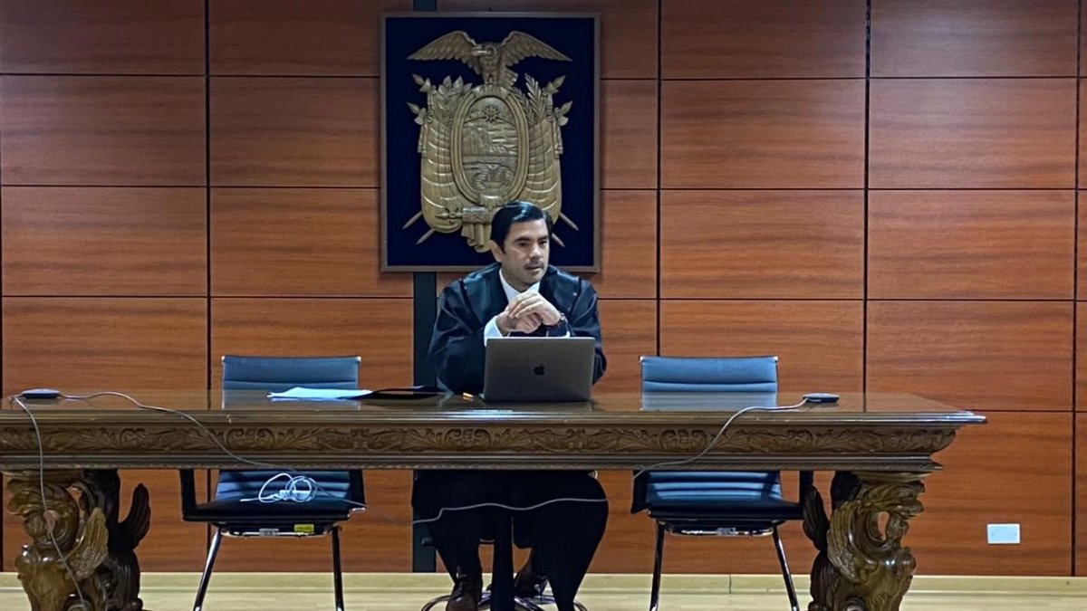 Diligencia. El juez Luis Rivera instaló la audiencia preparatoria de juicio en el caso de Xavier Vera.