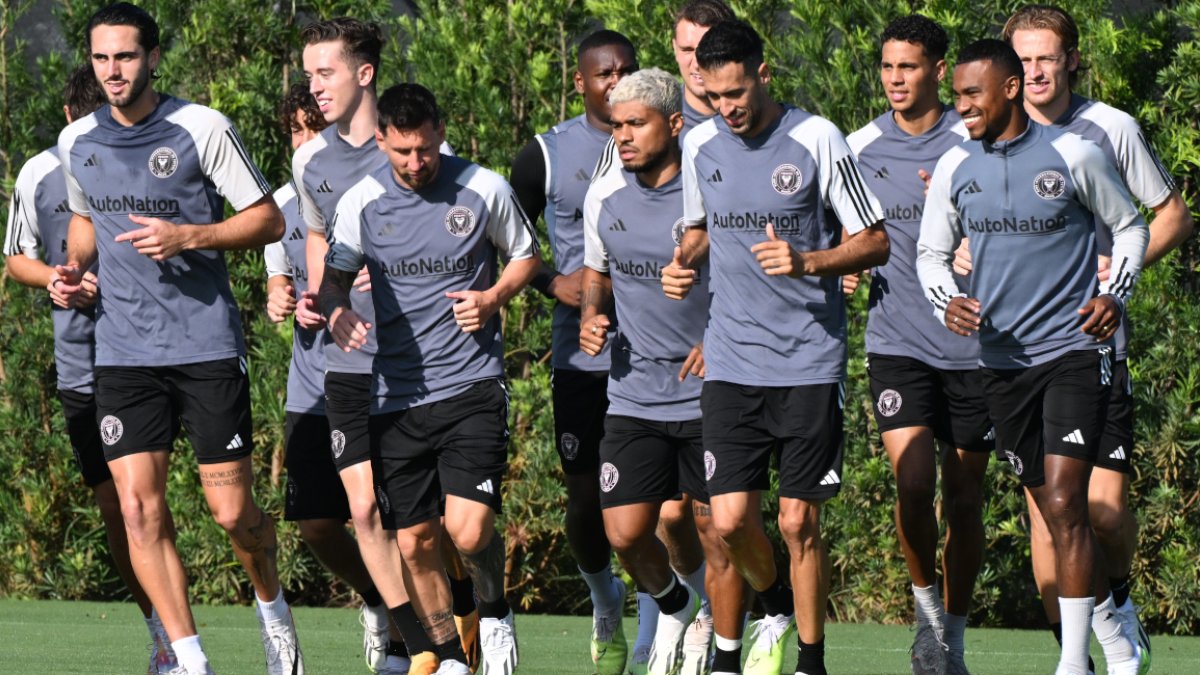 Las garzas trotan durante un entrenamiento.