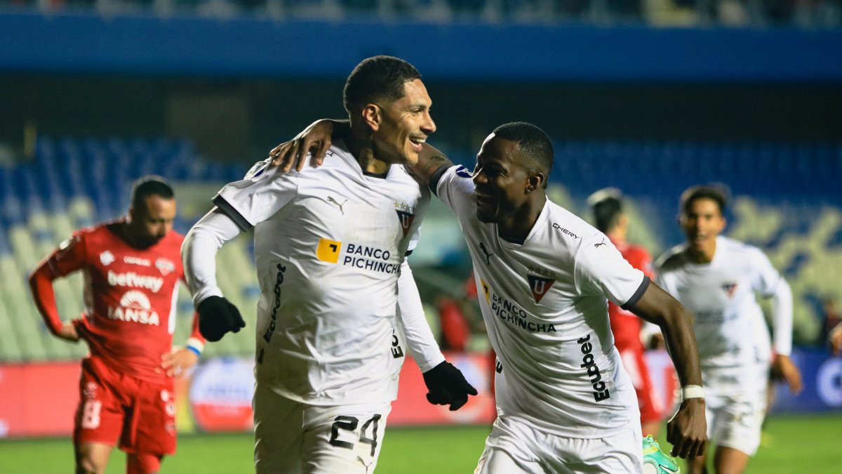 Paolo Guerrero y Leonel Quiñónez forman parte del equipo ideal de la Copa Sudamericana.