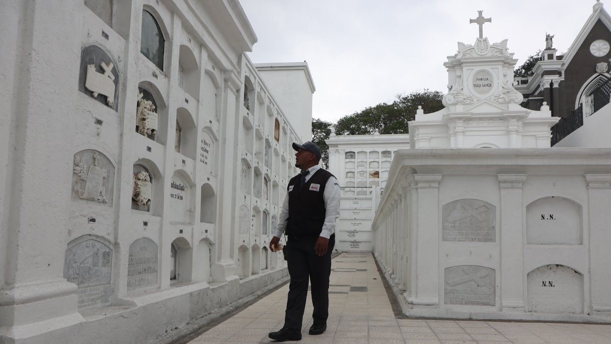 Patrimonial. En días previos al feriado se redobló el control al Cementerio Patrimonial de Guayaquil.