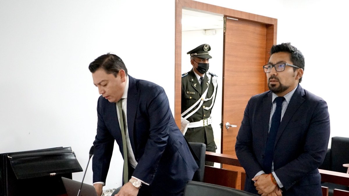 Diligencia. David Mesa, exabogado del exsecretario de Comunicación del correísmo Fernando Alvarado, en una de las audiencias del caso.