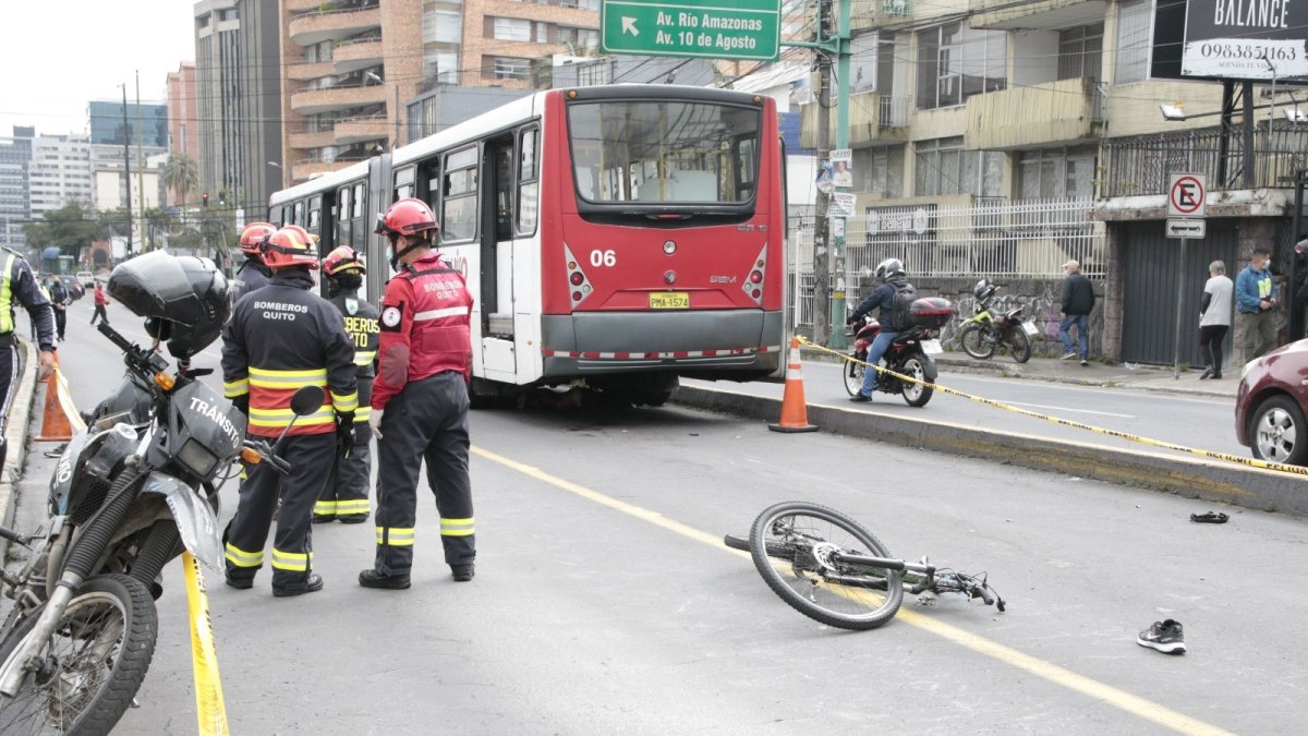 Accidente. En abril de 2022 fue atropellado Jaime Veintimilla en el carril de la Ecovía en la avenida 6 de Diciembre.