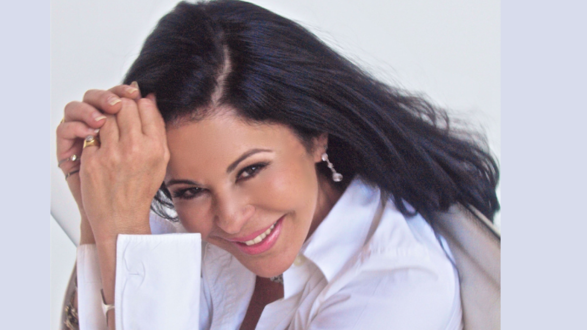 En su vida artística, María Conchita ha sido cantante, modelo, presentadora y actriz.