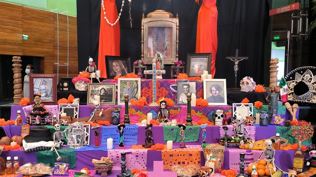 Altar. Atractivo para fotos y peticiones del público.