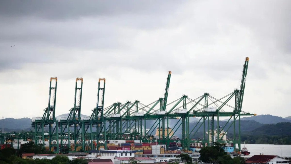 Situación. Los bloqueos en las carreteras afectan el tránsito de las mercancías hacia el canal de Panamá.