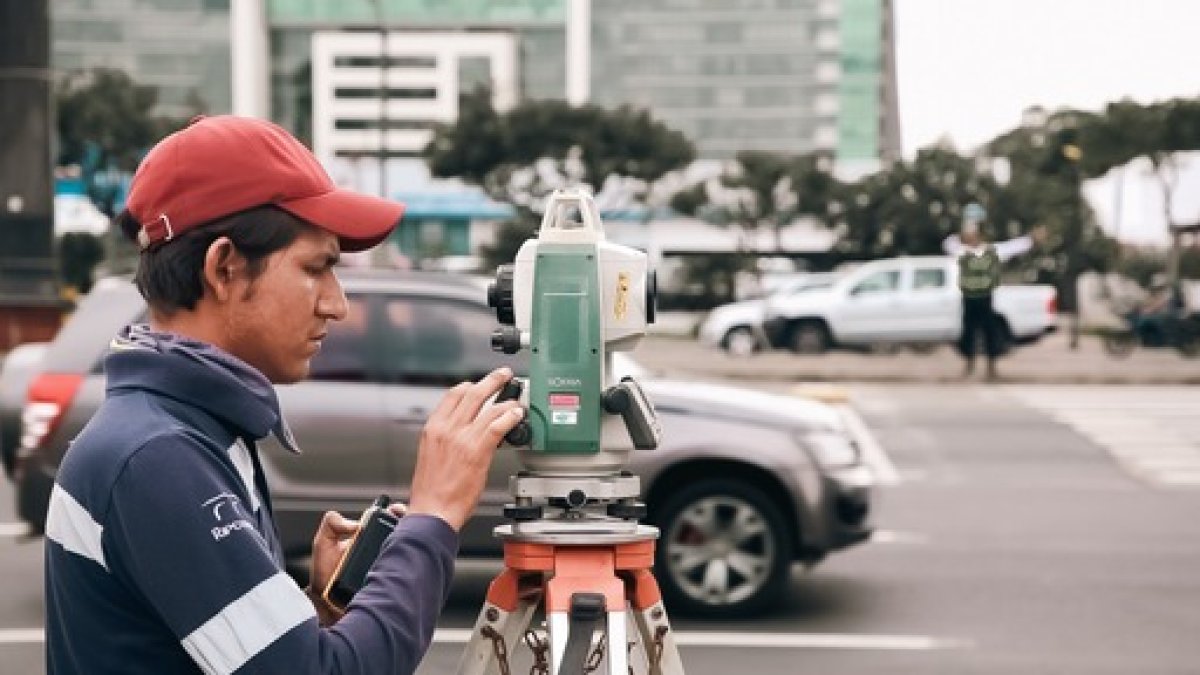 Tráfico. A diario, unos 104.000 vehículos circulan por esa intersección.