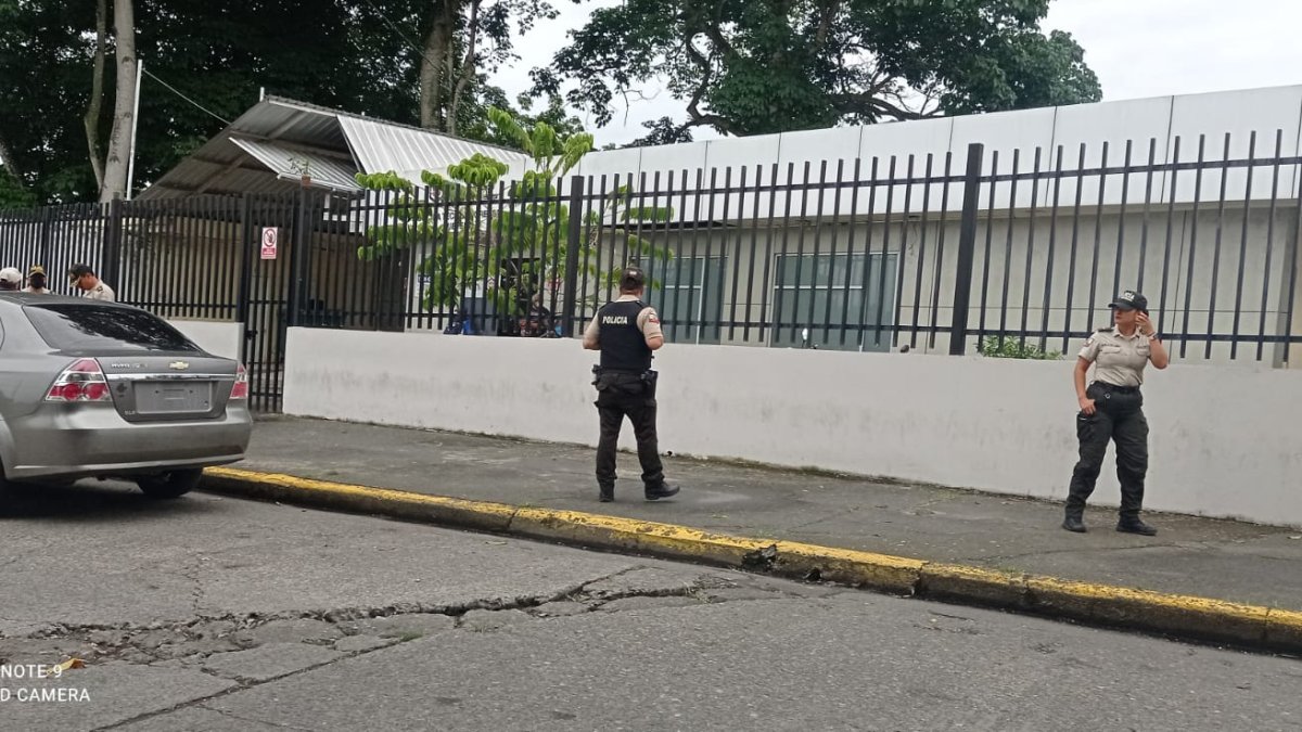 Laboratorio. Hasta el cierre de esta edición, los cuerpos aún permanecían en el centro forense de Quevedo.