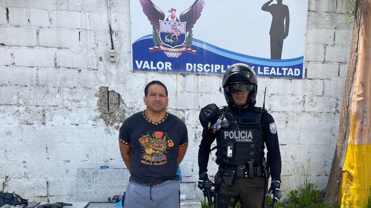 Hecho. El sujeto fue detenido para interrogación.