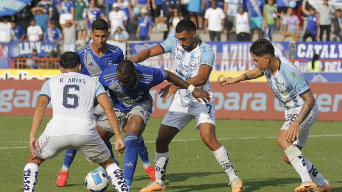 Encuentro entre Guayaquil City y Emelec