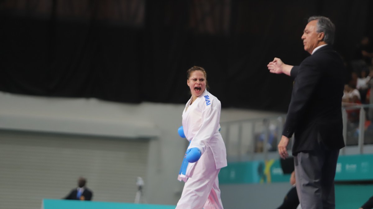 Valeria Echever aportó al Team Ecuador con una presea de plata en karate.