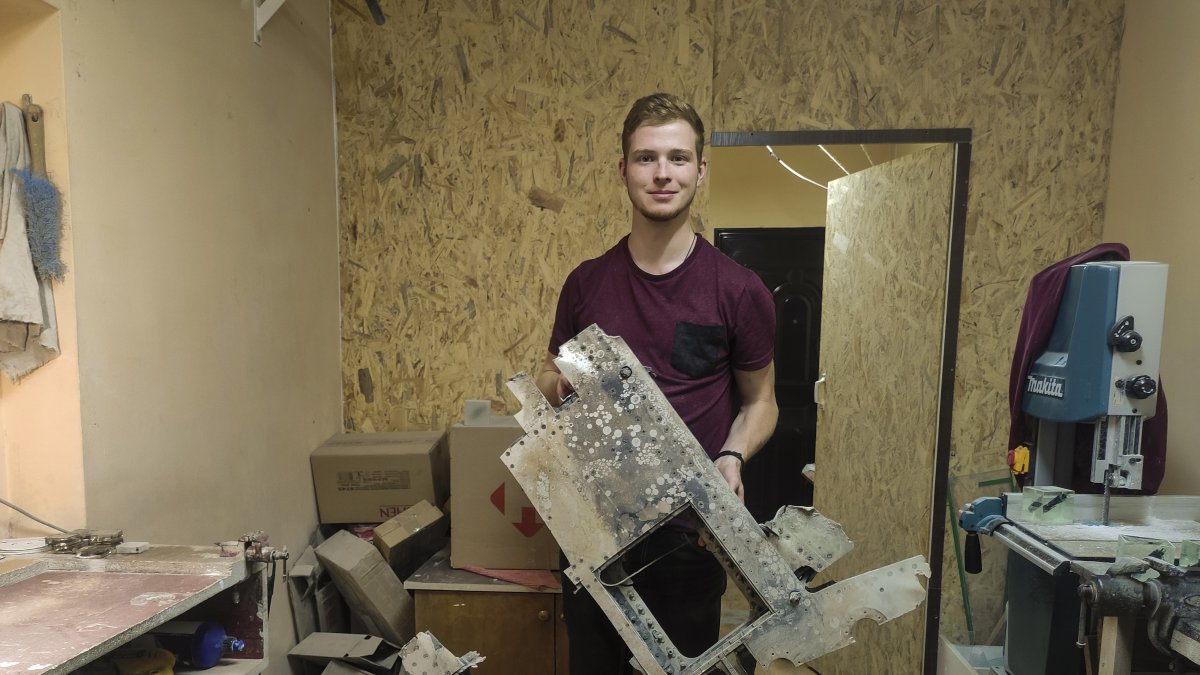 Algunas piezas de armamento ruso destruido ayudan a defender Ucrania contra sus antiguos propietarios gracias a Serguí Naumenko.