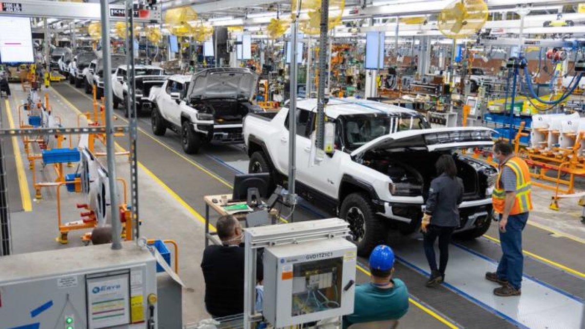 La multinacional va a reunirse el próximo lunes con los tres sindicatos que representan a los trabajadores.