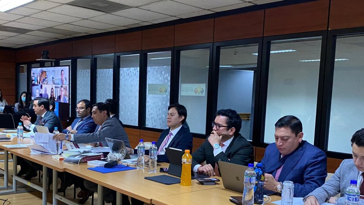 Diligencia. Defensores de los procesados durante la audiencia del miércoles ásado.