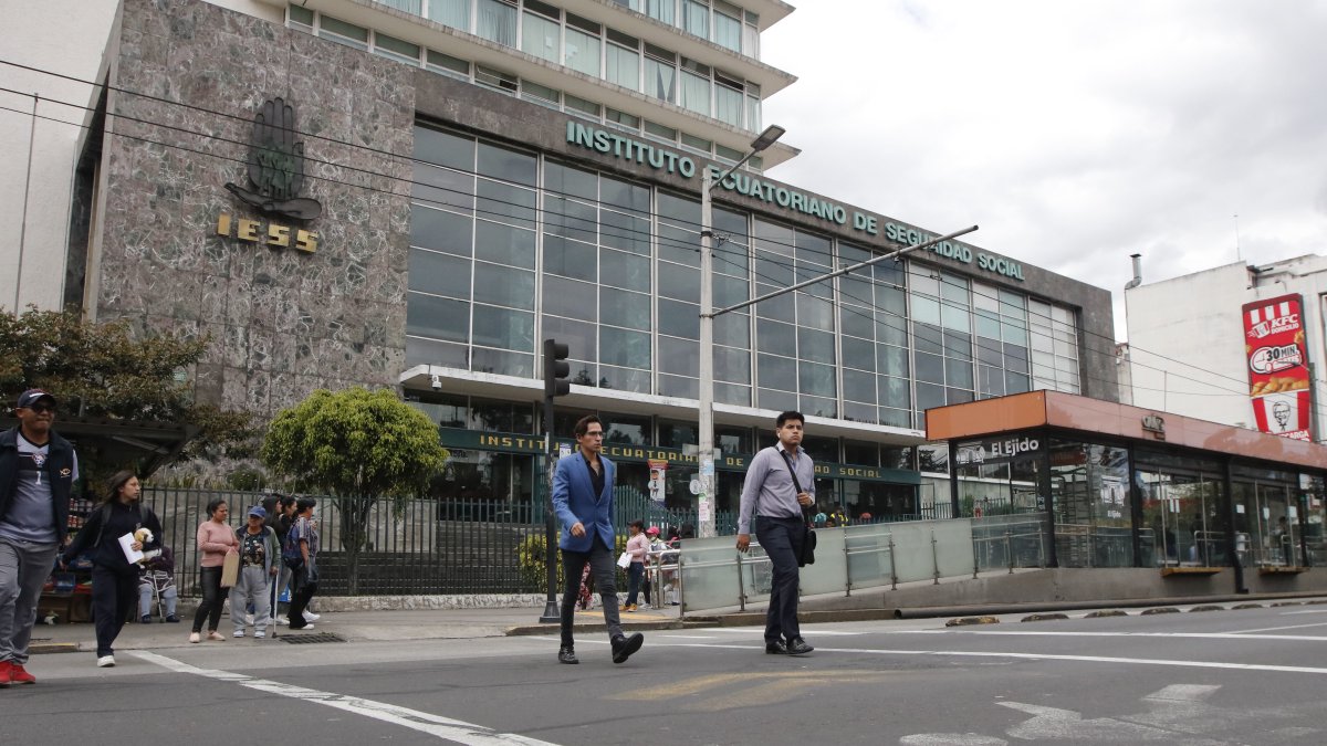 La clave patronal se la puede obtener por internet o de manera presencial, en los CAU del IESS de su jurisdicción.