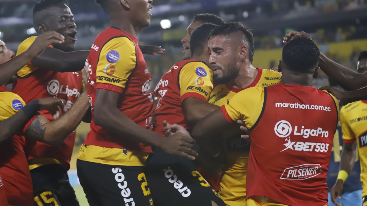 Barcelona y El Nacional se enfrentan en Monumental.