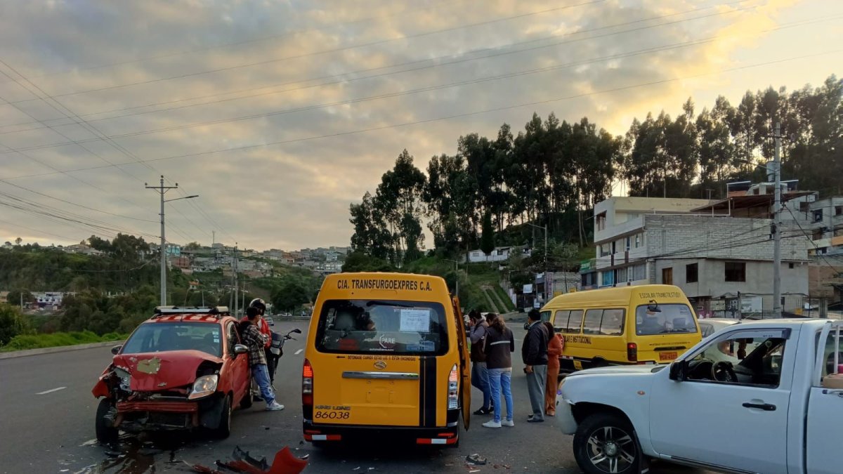 Choque. En la avenida Simón Bolívar, al sur de la ciudad se registró un siniestro de tránsito.