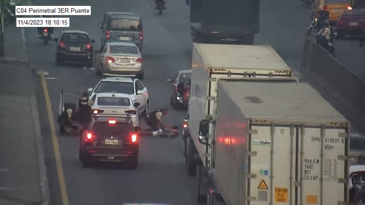 Desde las cámaras de videovigilancia se observan los trabajos de Segura EP