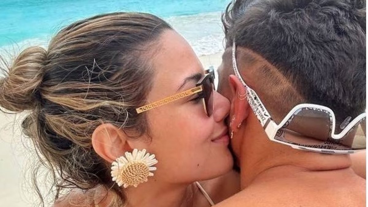 Alejandra Jaramillo y su novio.