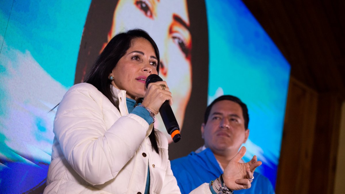 Según los consultados, con Luisa González el correísmo intenta reinventarse, pero consideran que la transición será compleja por el fuerte caudillismo de Rafael Correa.