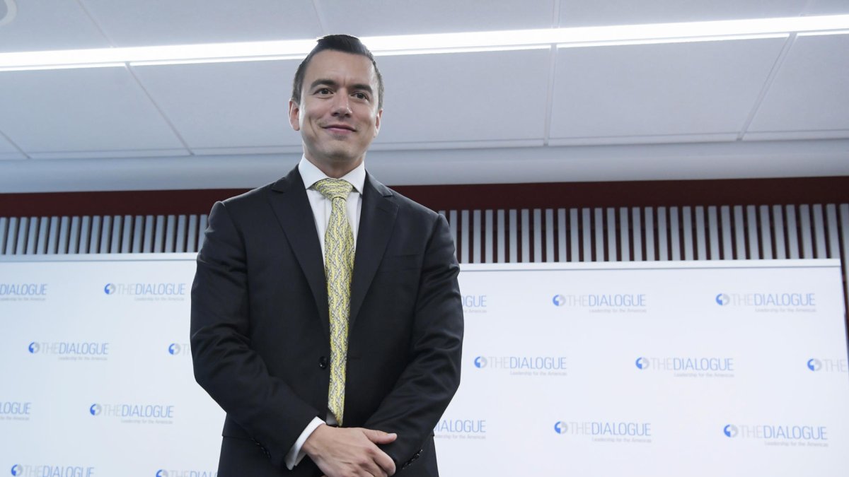El presidente electo de Ecuador, Daniel Noboa, a su llegada a una conferencia en el centro de pensamiento The Interamerican Dialogue, en Washington (EE.UU.).