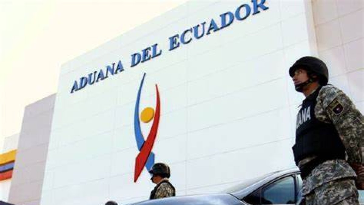 El Servicio Nacional de Aduana del Ecuador.
